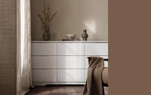 The Art of Minimalism: Perfecting Monochromatic Furniture Pairing - ASTUVIA